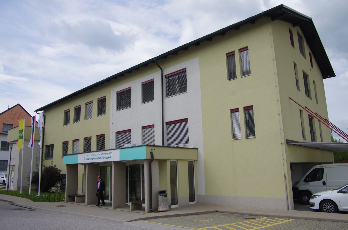 Zdravstvena postaja Šentjernej - dve zdravnici splošne medicine sta na daljšem bolniškem dopustu.