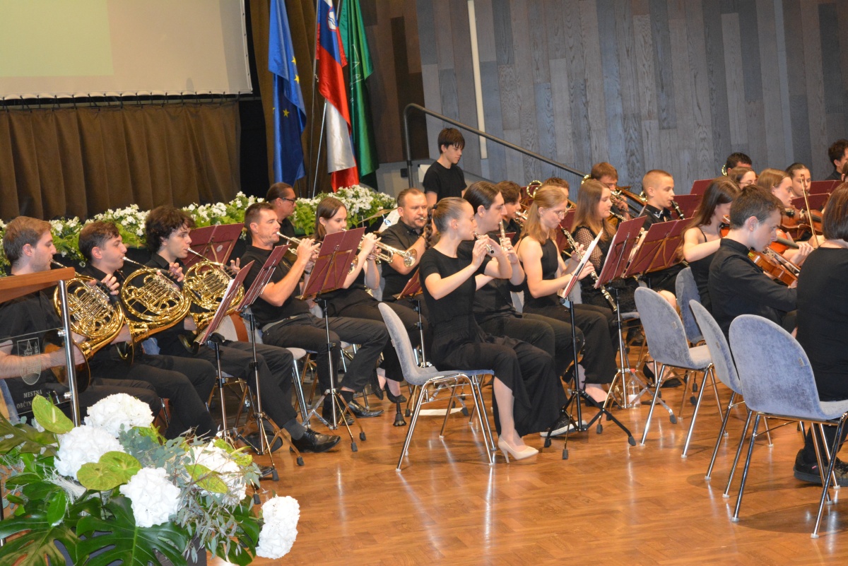 Simfonični orkester Glasbene šole Krško.
