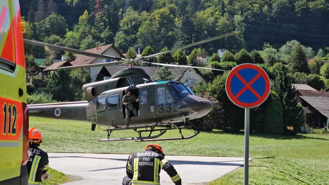 Po ponesrečenca je prišel helikopter. (Foto: PGD Sevnica