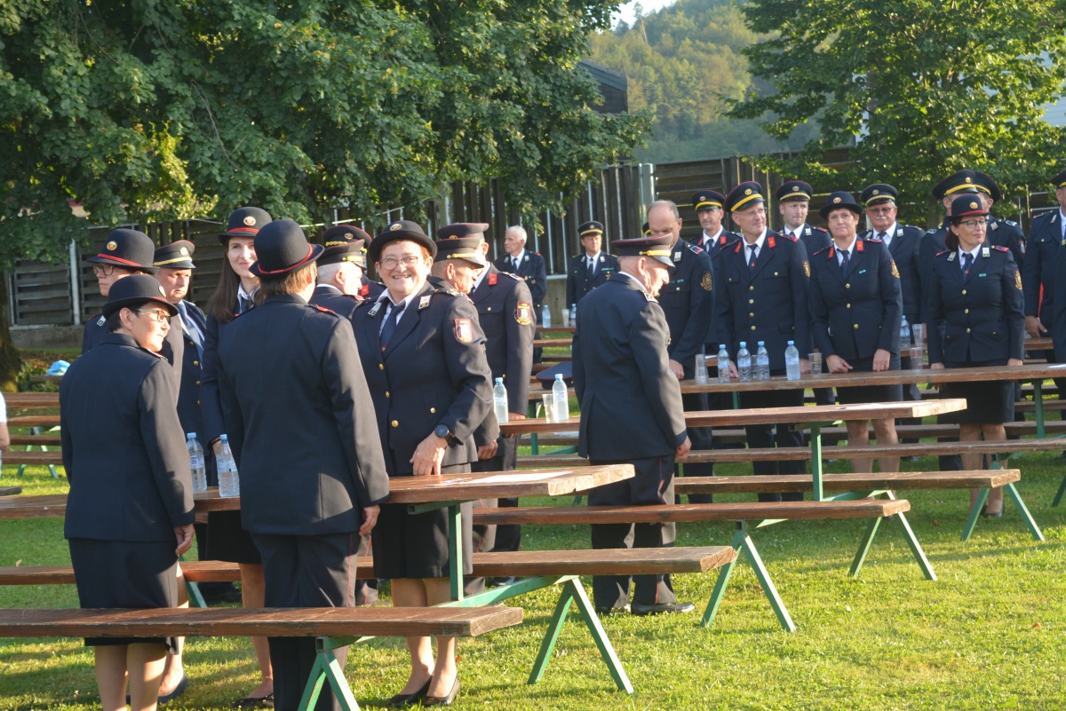 FOTO: Ob stoletnici blagoslov novega gasilskega vozila 