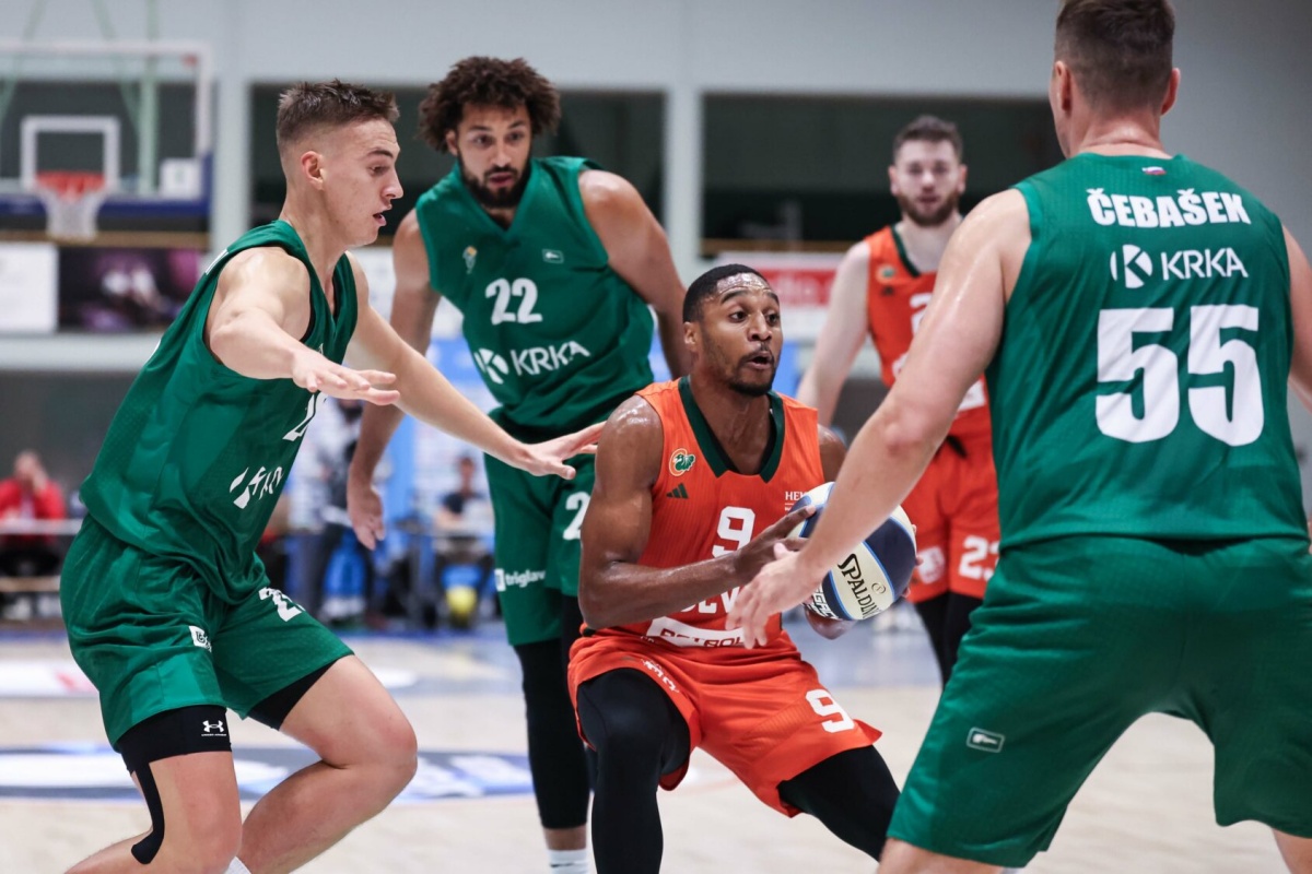 Cedevita Olimpija v superpokalu pometla z Novomeščani