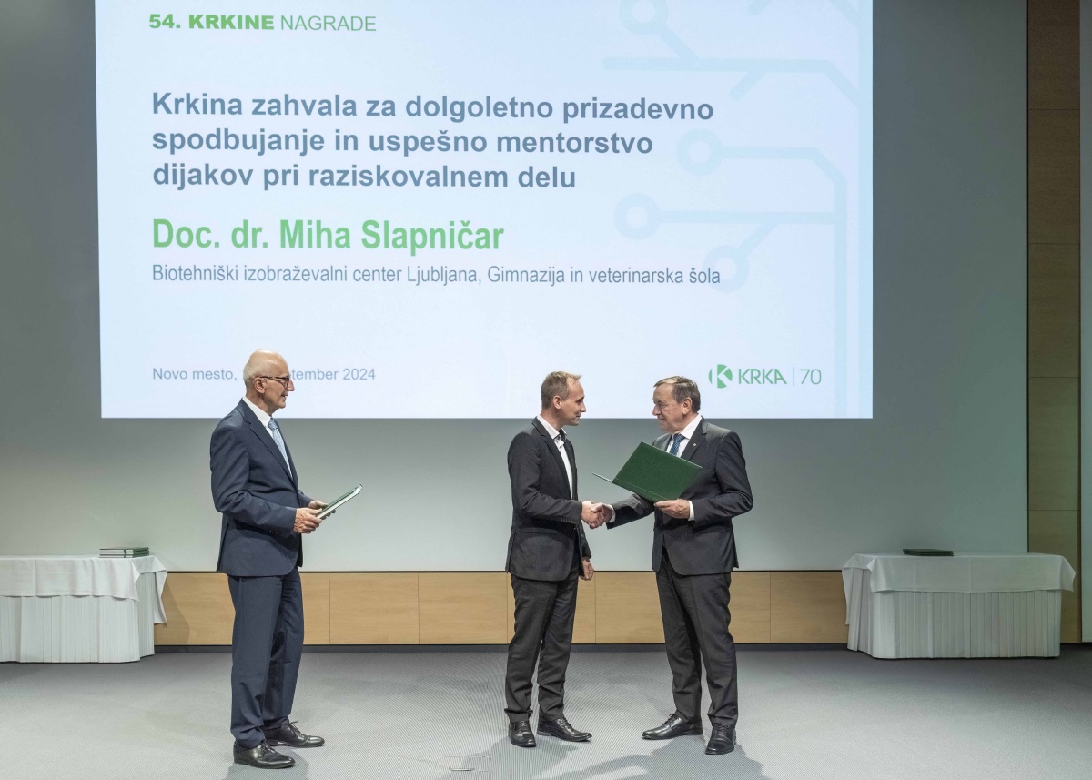 Posebno zahvala za mentorstvo je letos prejel doc. dr. Miha Slapničar.