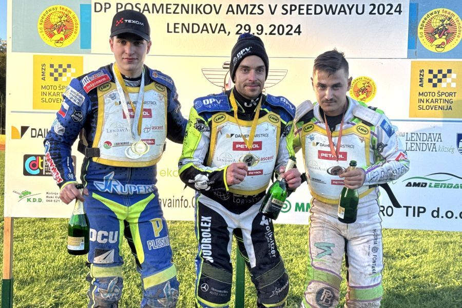 Prvak Ivačič (v sredini), drugi Grmek (levo), tretji Omerzel (desno) (Foto: AMZS)