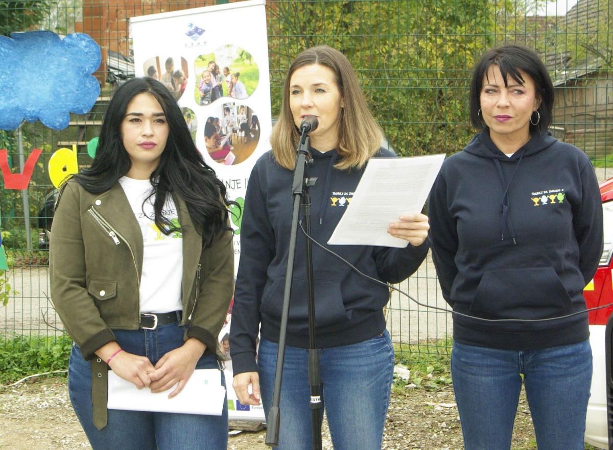 Tjaša Brajdič, Petra Čuk in Marija Stojkovič so dejavne v romskem vrtcu.