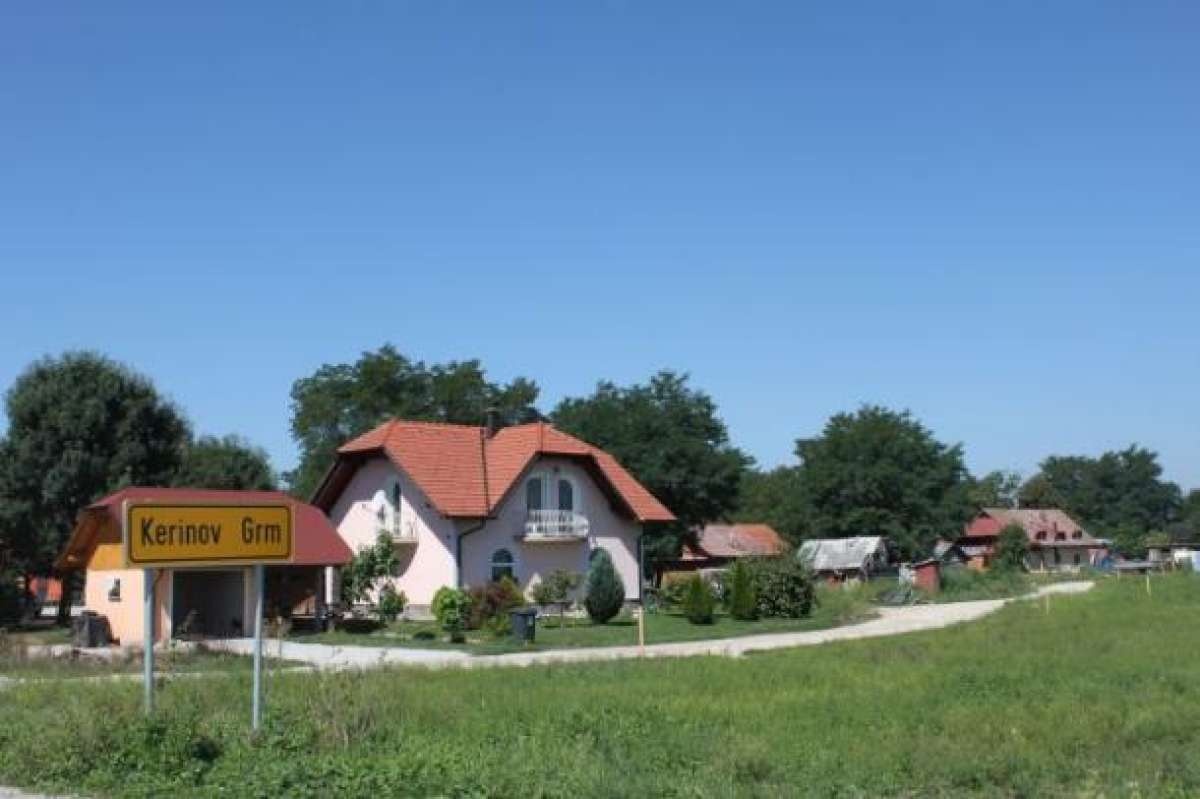 Občina je namenila 80 tisoč evrov za osveščanje prebivalcev romskega naselja Kerinov Grm. (Foto: arhiv DL)