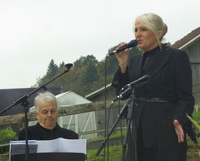 Alenka Godec škocjanskih korenin