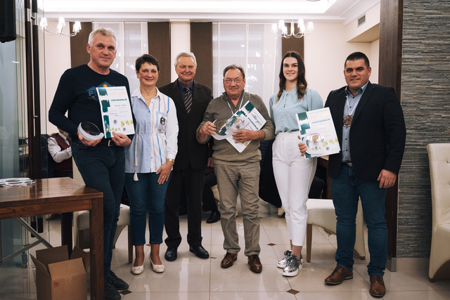 Šampione semiškega ocenjevanja so pridelali (z leve, z diplomami v rokah): Marjan Jakša, Jože Mavretič in Jože Malnarič (Vinska klet Lipec).