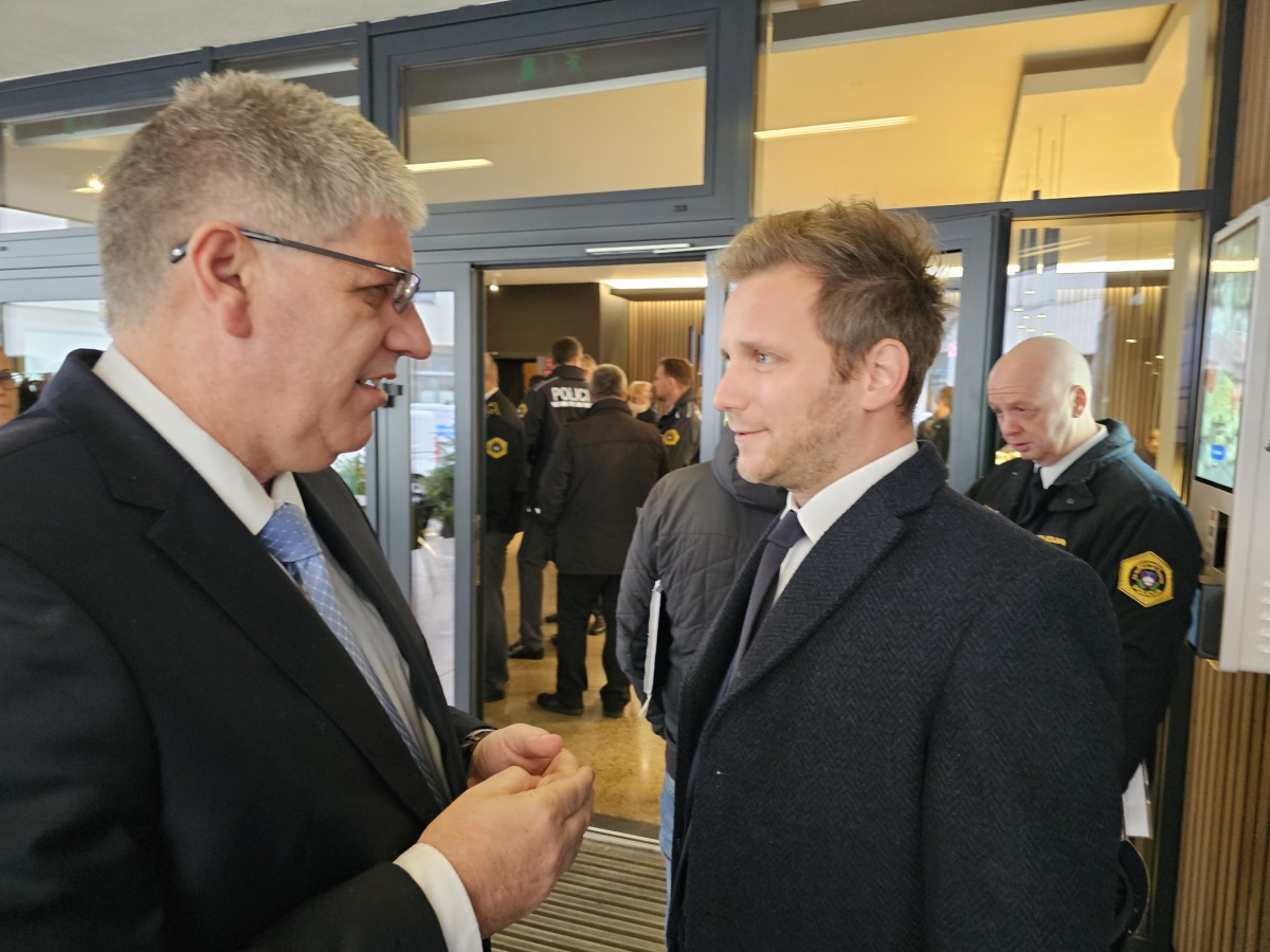 Boštjan Poklukar in Gregor Košir (Foto: Ministrstvo za notranje zadeve)