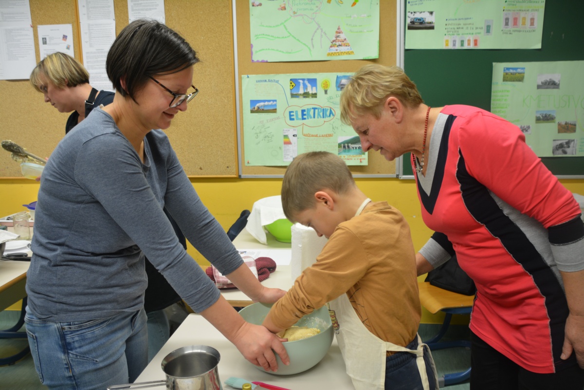 Po drugi svetovni vojni je poprtnik zamenjala potica 