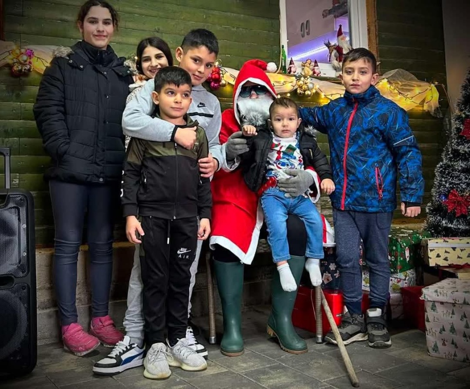 Otroke je na zadnji letošnji delavnici obiskal Božiček. (Foto: Natalija Grm)