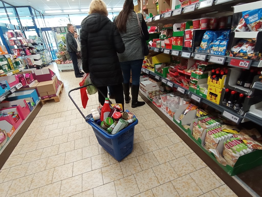 Istemu mednarodnemu trgovcu so dali izdatno zaslužiti v sosednji državi.